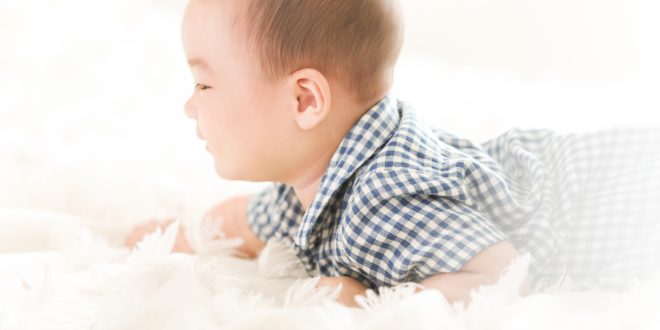 Berbagai Gaya Merangkak Bayi yang Harus Ayah Bunda Ketahui