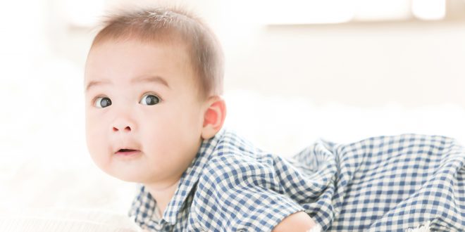 Pentingnya Tummy Time untuk membangun pondasi tumbuh kembang anak